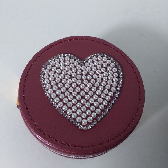 Danecraft Jewelry - DANECRAFT Heart Embellished Round Jewelry Case with 2 Pair Gold Plated Earrings